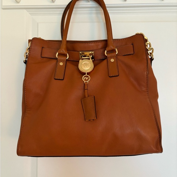 Michael Kors Tan Leather Satchel available only a few days - Picture 1 of 5